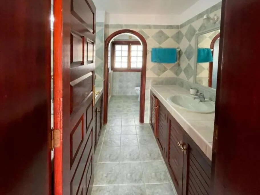 Villa In Fairways Village Golf Del Sur 圣米格尔德阿沃纳