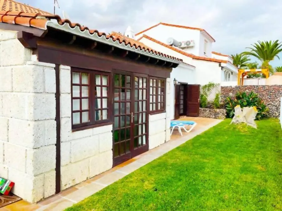 度假居 Villa In Fairways Village Golf Del Sur 圣米格尔德阿沃纳 西班牙