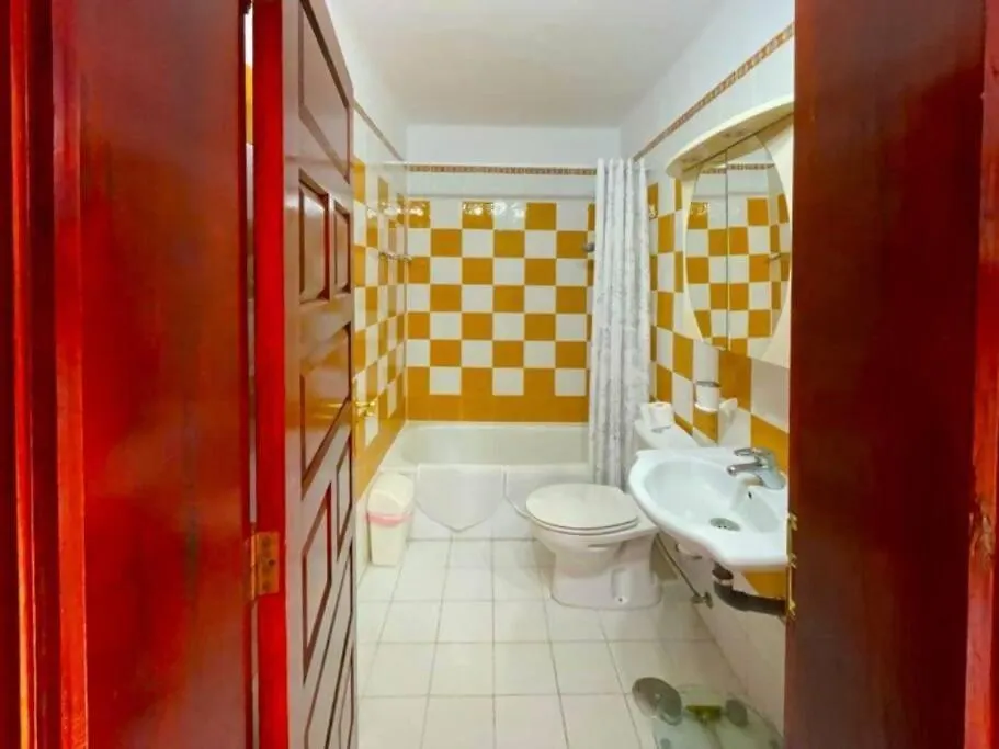 Villa In Fairways Village Golf Del Sur 圣米格尔德阿沃纳